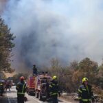 Gasilci obvarovali hiše 2 pozar 12