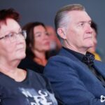 FOTOGALERIJA SOOČENJA ŽUPANSKIH KANDIDATOV V Izoli 21 391436 Radio Capris Foto Jaka Ivancic scaled