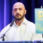 FOTOGALERIJA SOOČENJA ŽUPANSKIH KANDIDATOV V PIRANU 44 392285 Radio Capris Foto Jaka Ivancic scaled