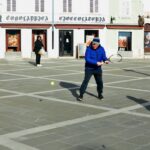 Tenis igrali kar na Tartinijevem trgu 2 tenis3 scaled