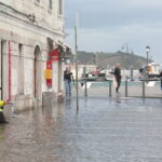V Piranu, Portorožu, Izoli in Kopru poplavljalo morje (FOTOGALERIJA, VIDEO) 10 27fpa plimovanje 09t