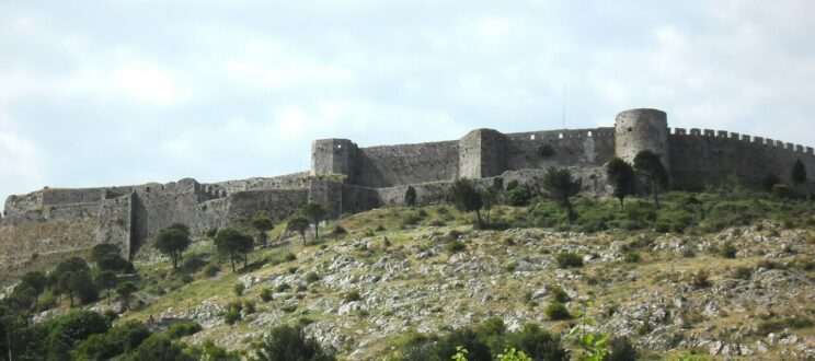 Burg Rozafa 01