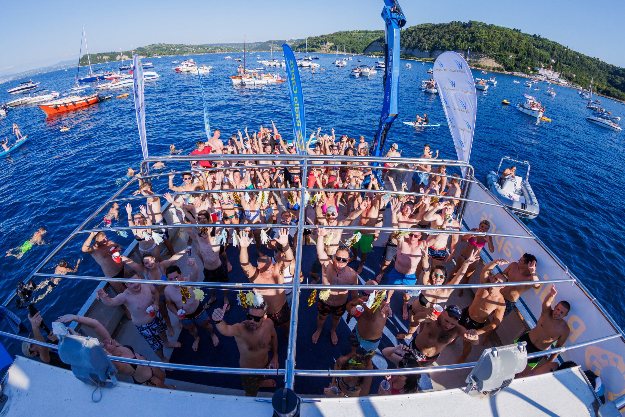 capris boat party