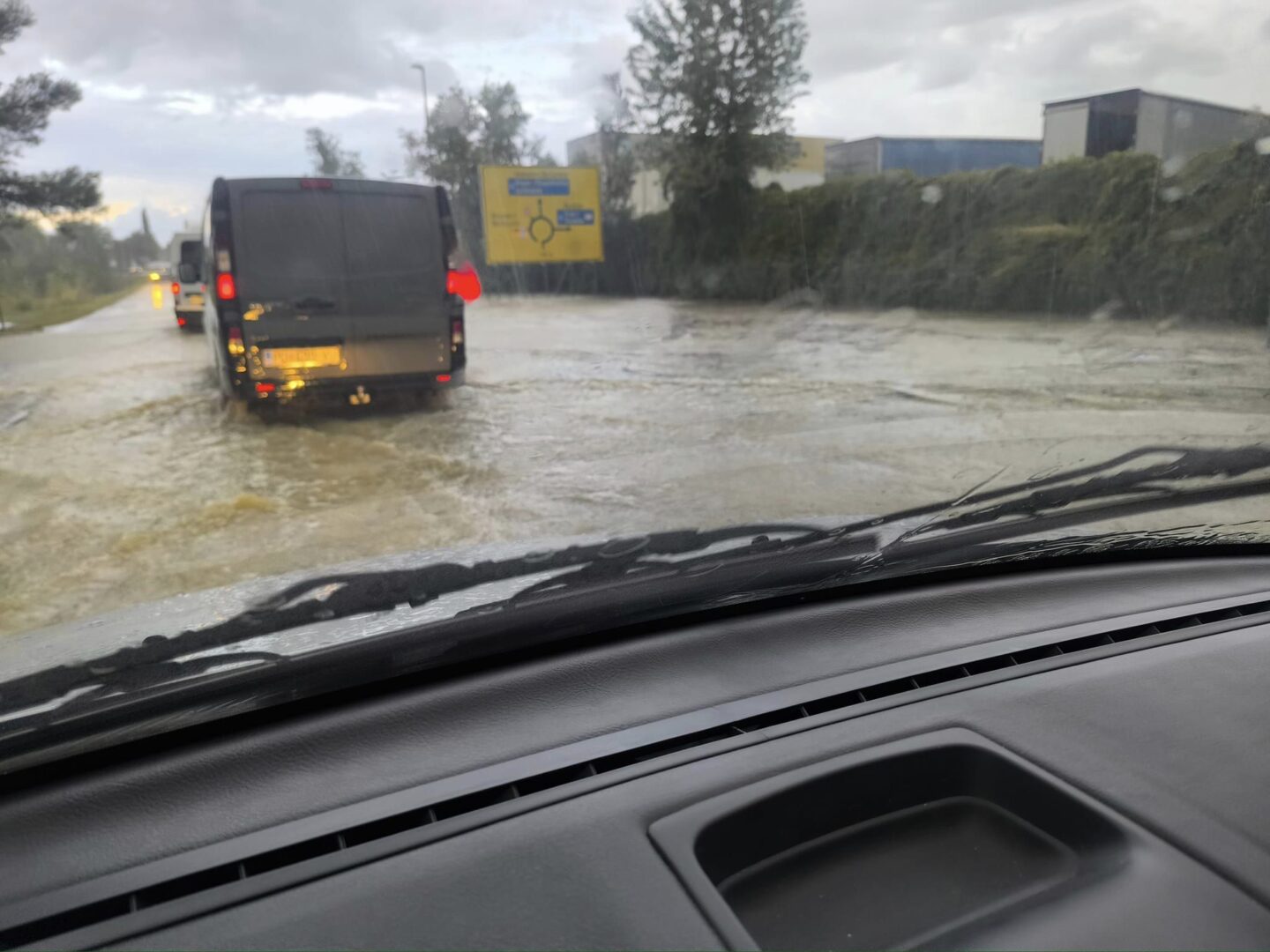 neurje poplave pod vodo slovenska istra istra