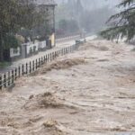 Ligurija: plazovi, poplavljene reke, zaprte šole ter prekinjene železniške in cestne povezave (video/foto) 7 463406138 1074279810921020 1226079069596595642 n