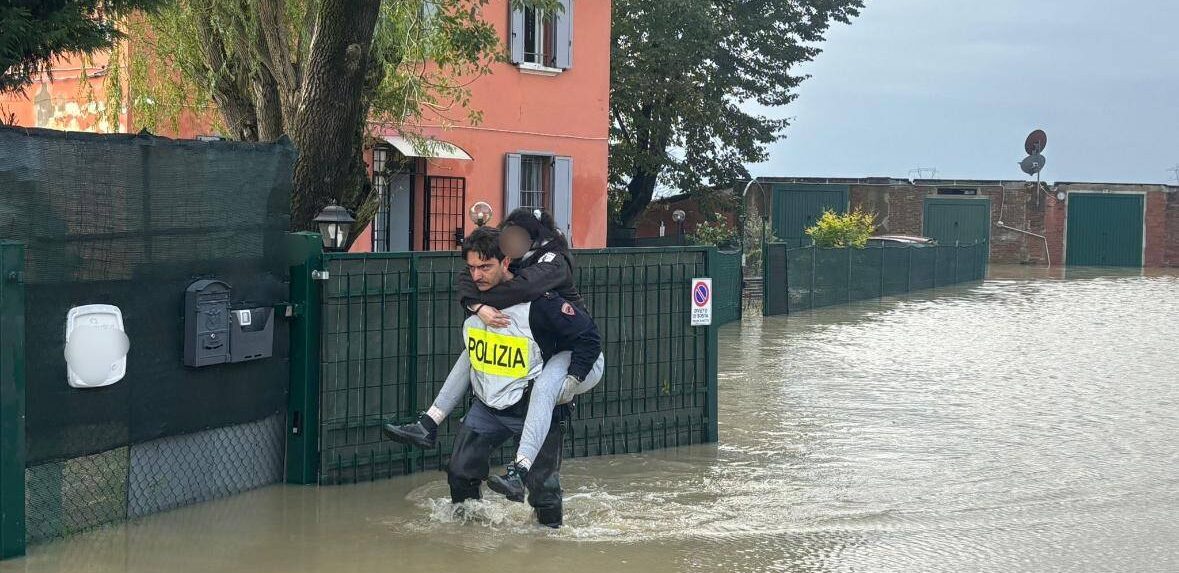 Umrl deček v poplavah