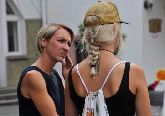 women 4369013 1280 1