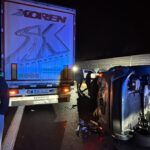 Na primorski avtocesti silovito počilo: v nesreči udeleženih več avtomobilov in tovornjak (fotogalerija) 5 vozilo