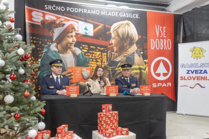 Poveljnik GZS Zvonko Glažar, direktorica marketinga Spar Slovenija Lidija Rakuša in predsednik GZS Janko Cerkvenik. 