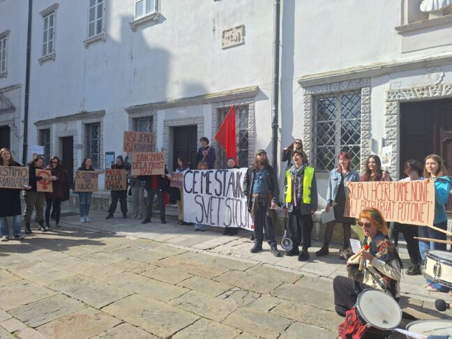 Shod v Kopru: Če ne stavkamo, svet stoji (FOTO) 1 shod