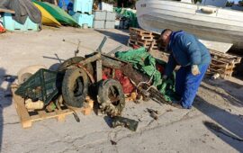 Zavod YouSea med ciscenjem v Piranu Large