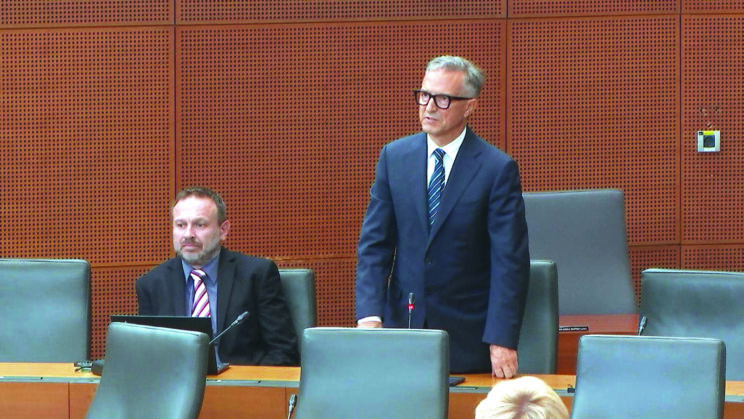 Il deputato Ziza in Parlamento