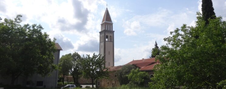 vlom v cerkvi