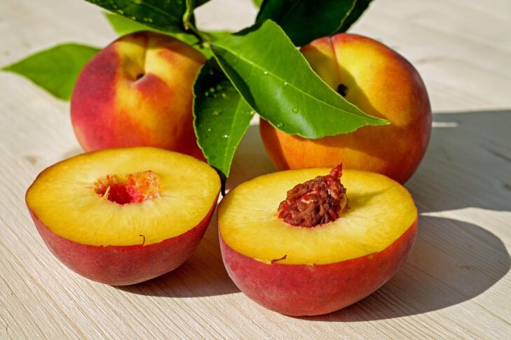 peaches 2573836 1280
