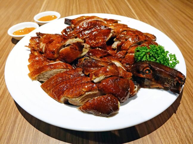 Plastiki bi se morali čim bolj izogibati pri shranjevanju hrane 2 roasted duck 1508975 1280