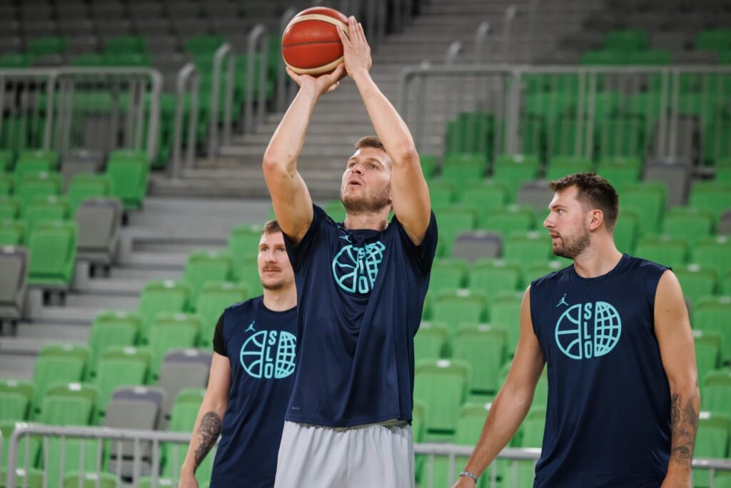 Košarka: Slovenija suvereno do prve zmage 5 košarka