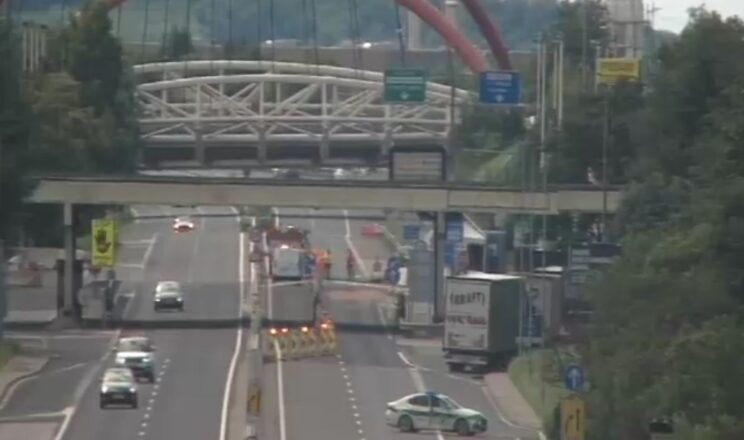 Tragedija na meji: V gorečem avtomobilu umrla 32-letna ženska