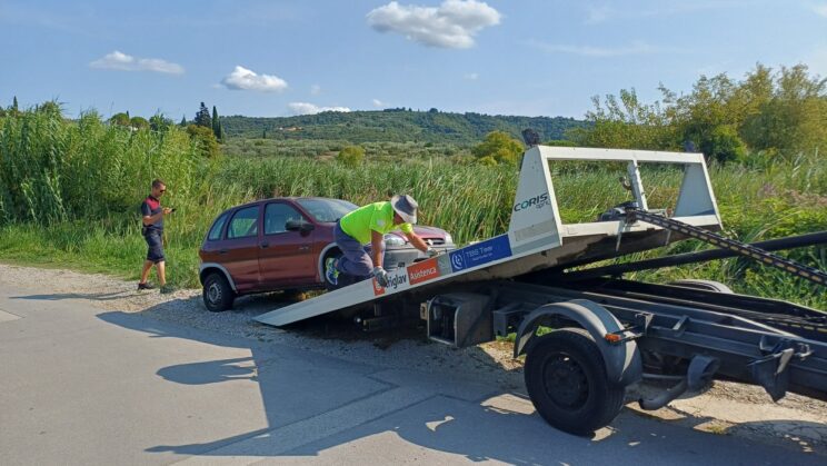 V Piranu začeli z odstranjevanjem zapuščenih vozil 2 528644436 1182970730534598 339139523828183840 n