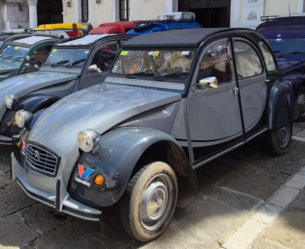 Policija išče voznika črnega spačka po trčenju v Kopru 5 can Spacek space