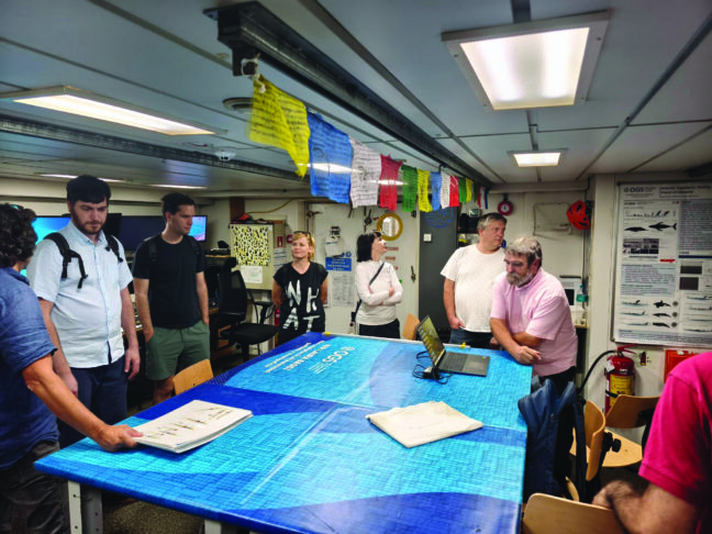 Ali tudi na Antarktiki motijo satelitsko navigacijo? 3 Notransost ladje LB