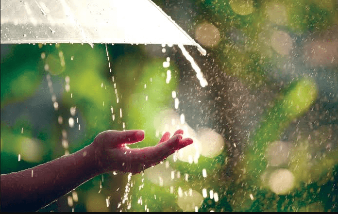 Ob morju prihodnji teden manj vroče, v četrtek osvežitev 2 osvežitev