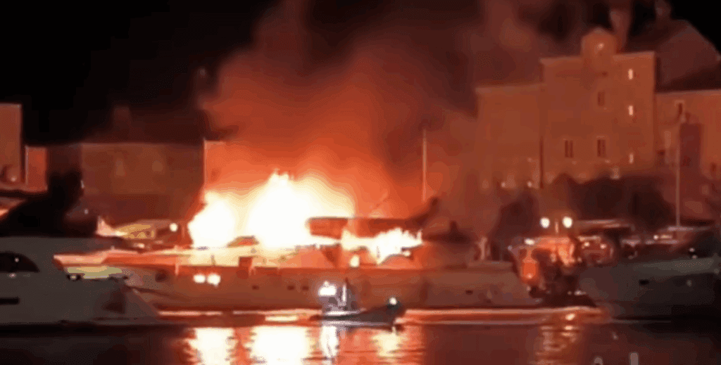 V Črni gori zgorela jahta (VIDEO) 5 Crna gora jahta pozar