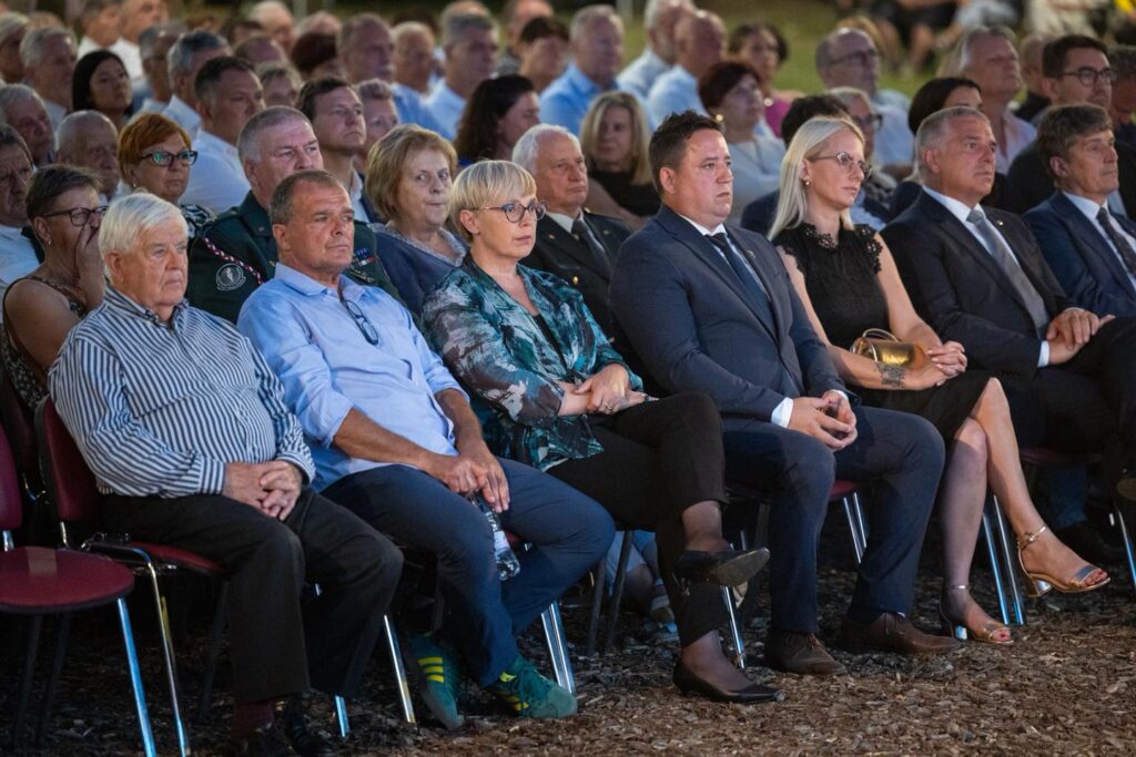 Kako je predsednica preletela cestne zastoje med Portorožem in Beltinci 2 portorož