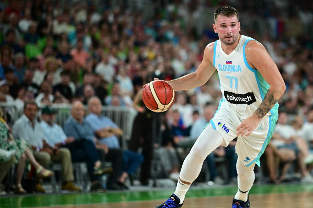 Kljub porazu košarkarski praznik v Stožicah (FOTO, VIDEO) 4 košarka lebron james