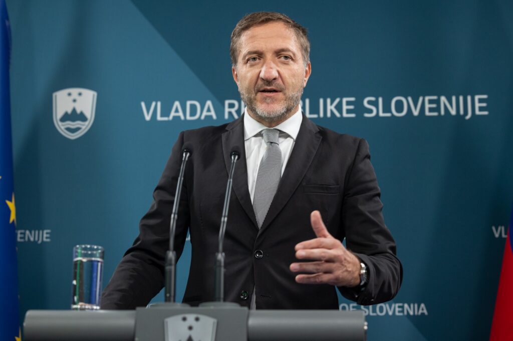 Kolikšno božičnico si po predlogu vlade lahko obetamo? 5 božičnica