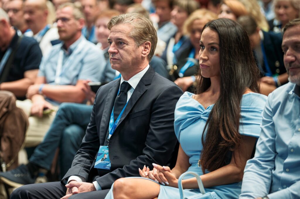 Kongres Gibanja Svoboda v Kopru: Golobu še en mandat 3 golob