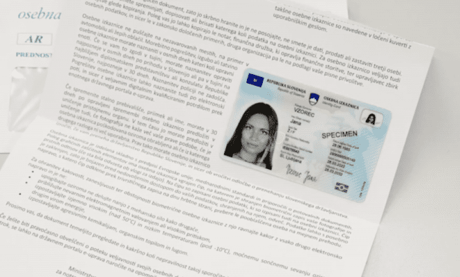 Po novem bo na osebni izkaznici italijanščina enakovredna slovenščini 2 enakovredna jezika