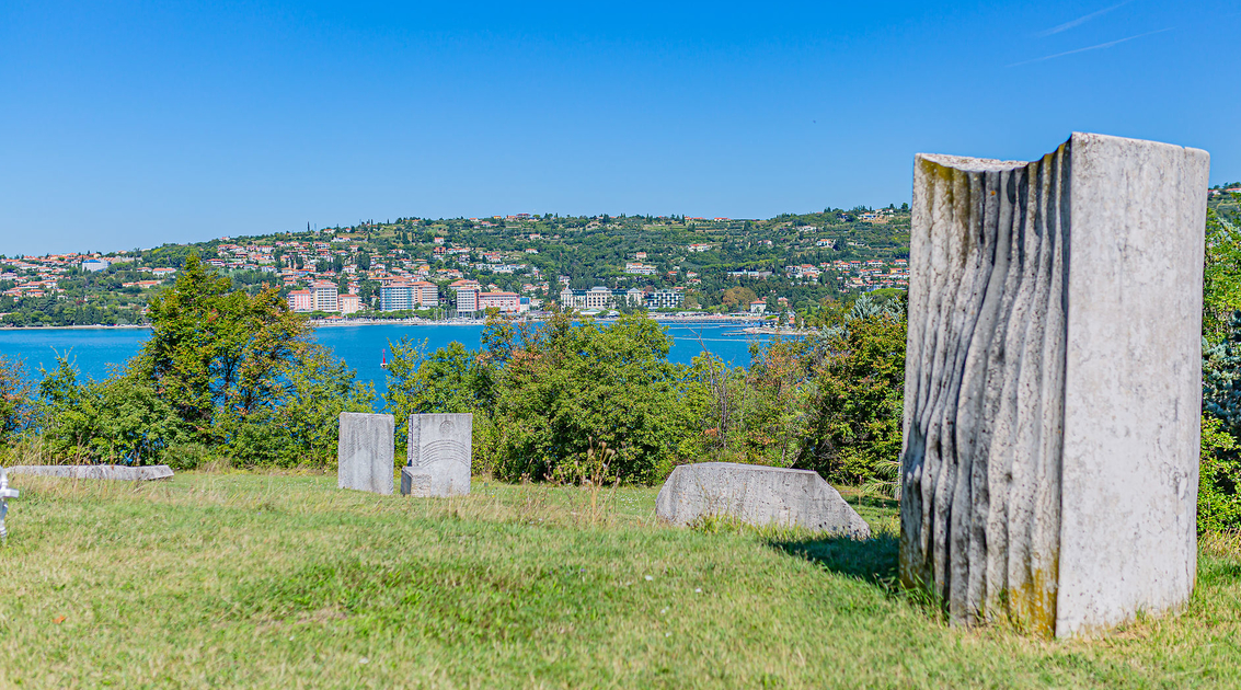 Danes se začenja mednarodni kiparski simpozij Forma viva 2025 10 kiparski simpozij