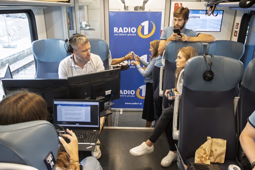 Slovenske železnice pripravile nepozabno jutro z Radiem 1 (FOTO) 5 železnice