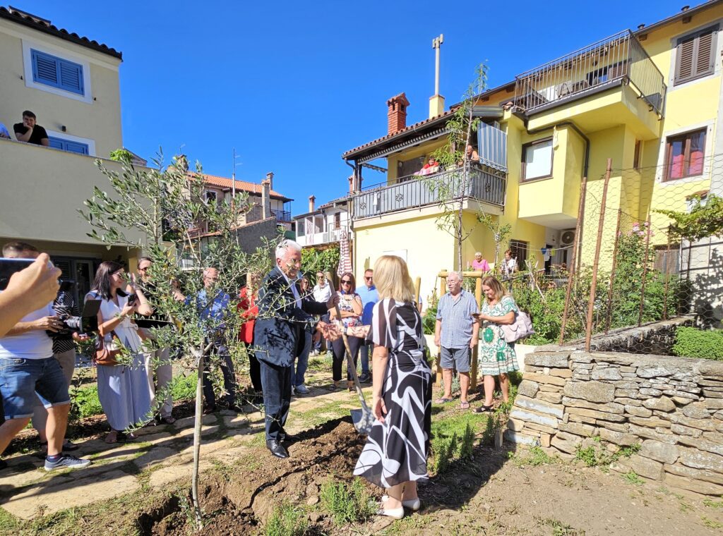 Kako izgleda nov zeleni kotiček v izolskem mestnem jedru? 5 zeleni kotiček