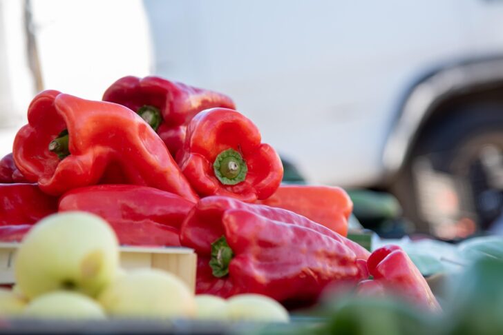 Trik, s katerim se bodo pečene paprike olupile kar same! 2 paprika1