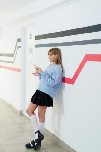 Ali osnovnošolci v slovenski Istri uporabljajo telefone v šoli? 3 telefoni
