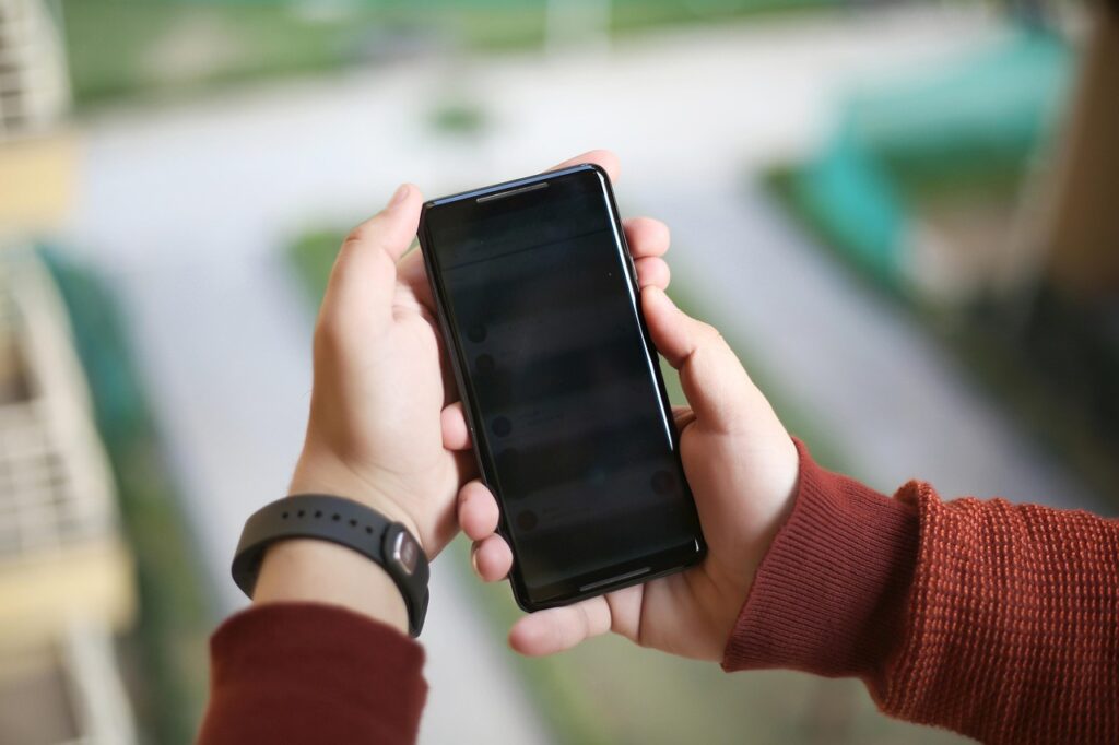 Opoldne bodo piskali telefoni, a brez panike 5 telefon