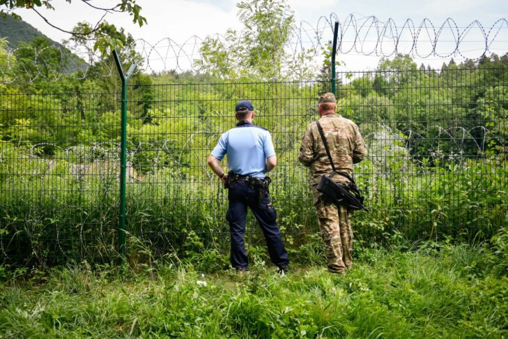 Bodo po tragediji v Novem mestu mešane patrulje policije in vojske? 1 policija in vojska
