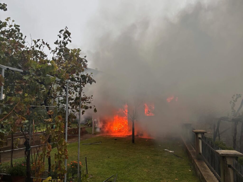 Na Kozini zagorel pomožni objekt (FOTO) 2 objekt
