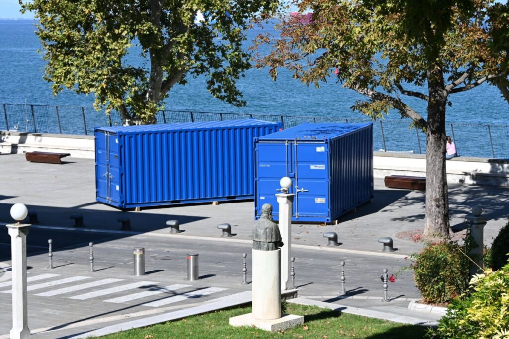 Zakaj sta kontejnerja postavljena v središču Kopra? 3 DSC 2061