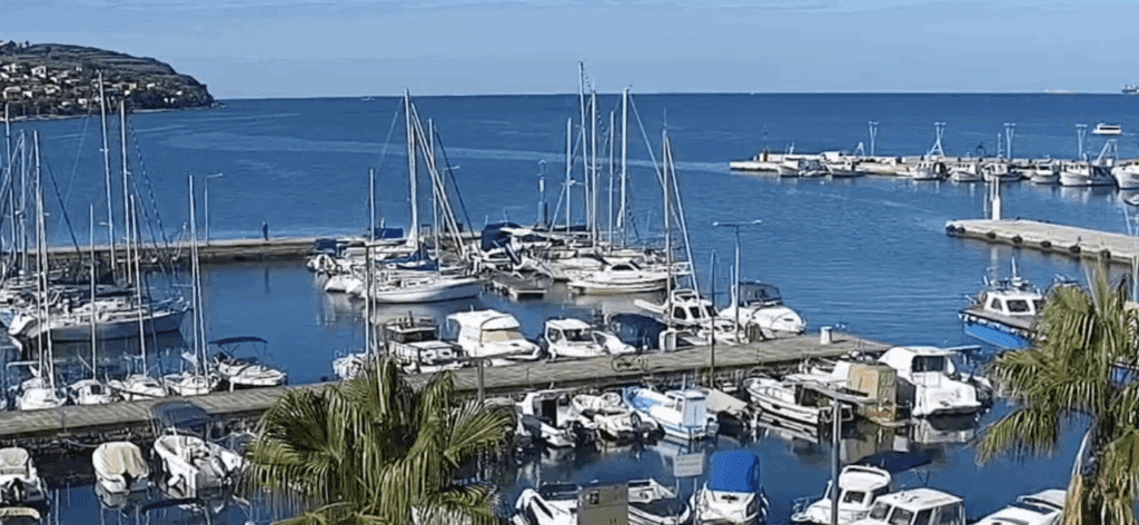 Slovenska Istra v soncu: prijetnih 20 °C ob šibki burji 5 Screenshot 2025 10 16 at 11.15.46