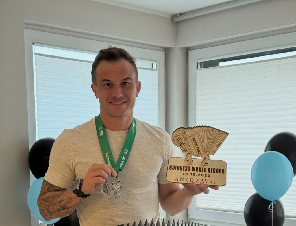 Anže Zavrl je prvi pretekel maraton s harmoniko (VIDEO) 3 anže