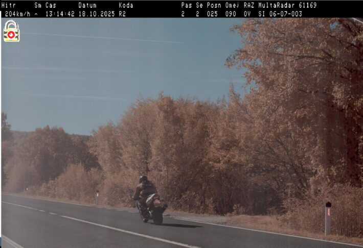 Divjanje motoristov: 54-letni Idrijčan vozil kar 204 km/h! 2 motorist
