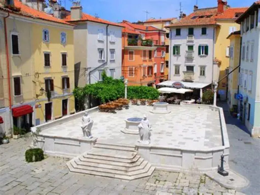 Prvomajski trg Piran razglašen za prvi slovenski zaklad evropske filmske kulture 3 piran