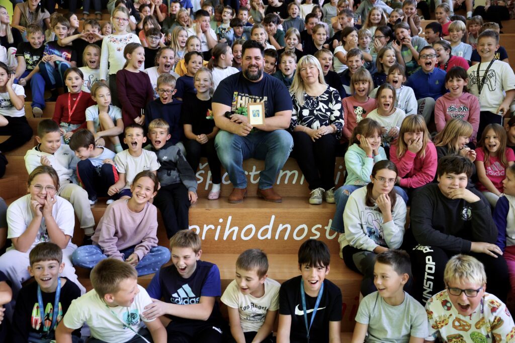 Otroci na inženirski pustolovščini v Ajdovščini 2 slika 10 A