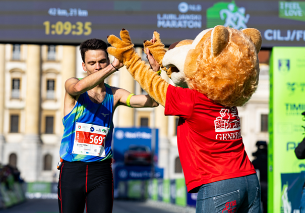 Levjesrčni na vsakem koraku: Generali na NLB 29. Ljubljanskem maratonu 3 slika dva