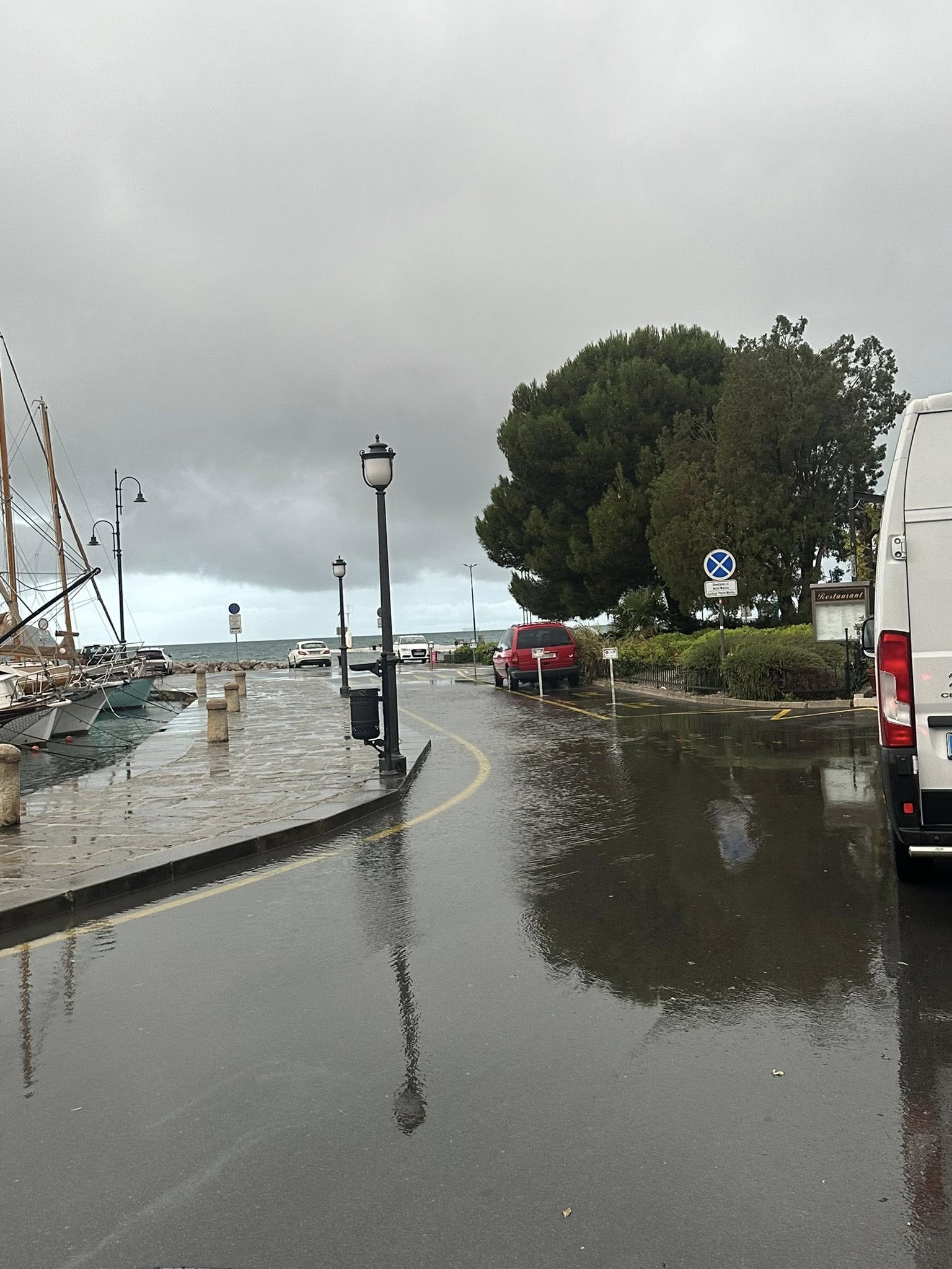 Poplavil tudi izolski trg (FOTO) 3 583302461 10241981485179574 5203416536631486591 n