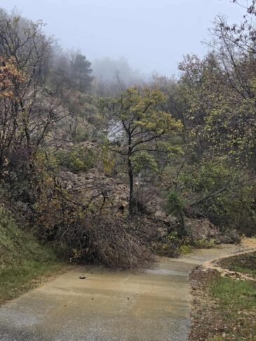 Gasilci dosegli odrezano Kožbano, razmere katastrofalne 4 583324319 846847651037077 6894204313496920162 n