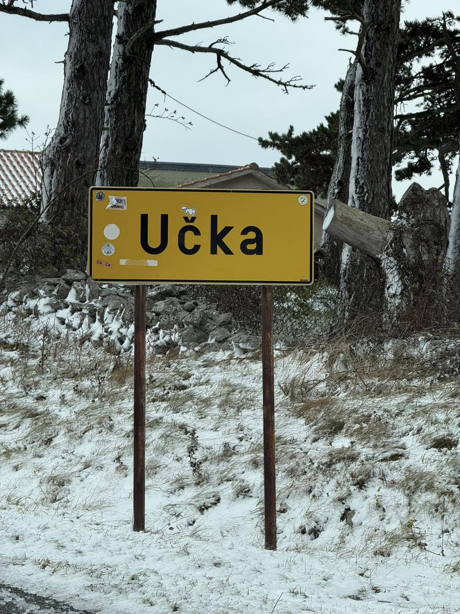 Istrska Učka pod belo odejo (FOTO) 4 583944412 1248946793930363 4694138459492021512 n