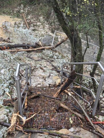 Gasilci dosegli odrezano Kožbano, razmere katastrofalne 3 584303973 846844124370763 6091504060056676533 n